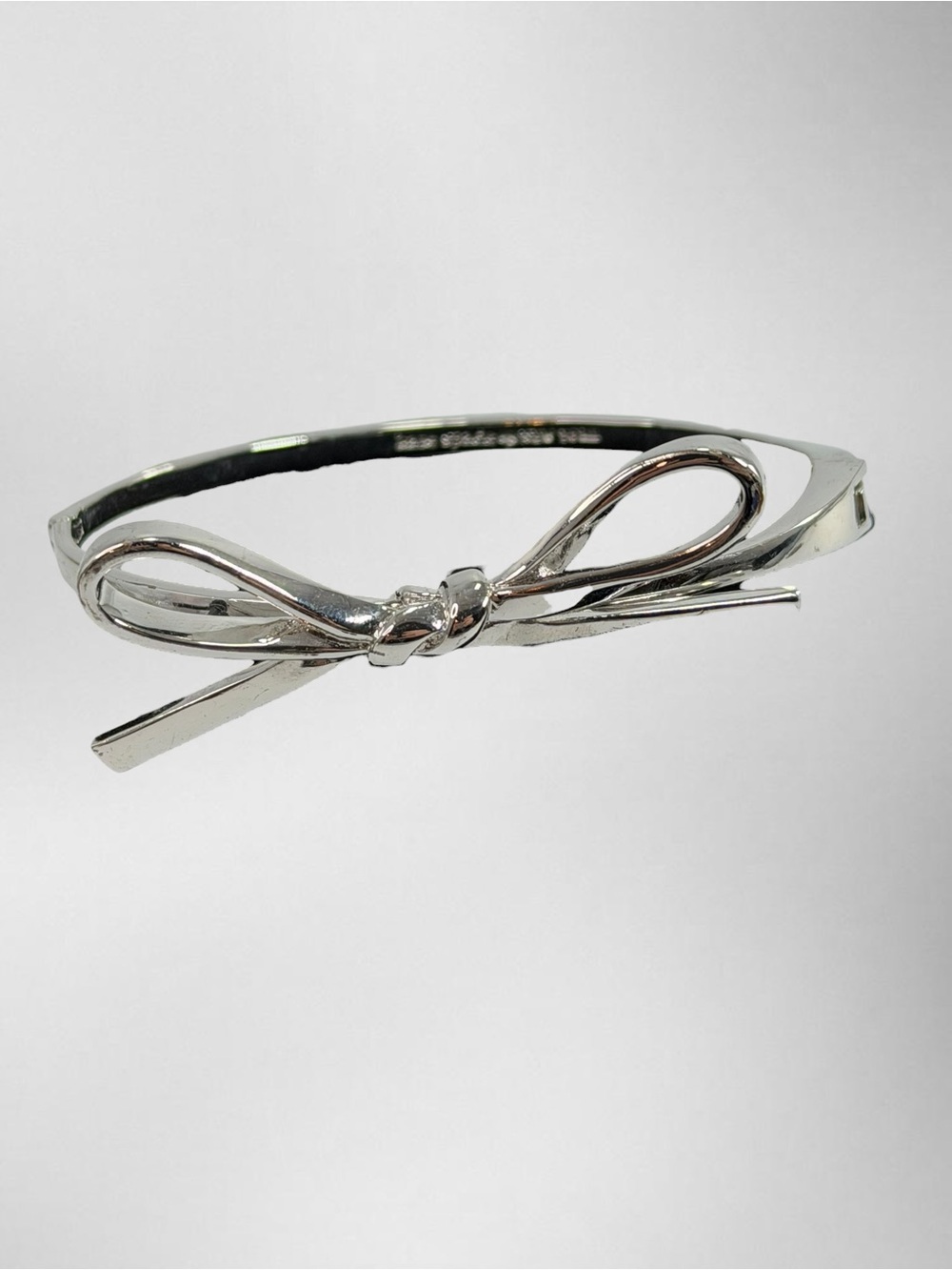 Kate Spade New York Love Notes Silver Tone Large Bow Hinge Bracelet Size 6.5